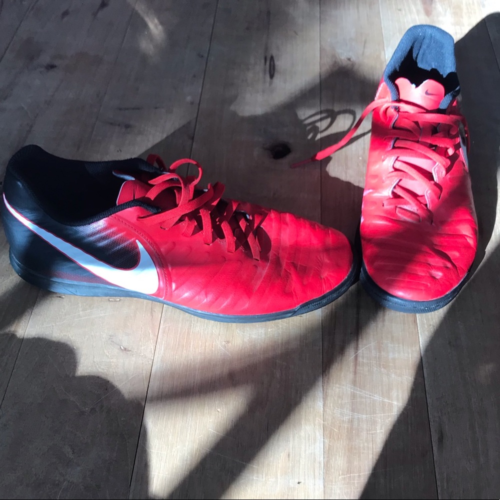 Nike training/ indoor athletic shoes